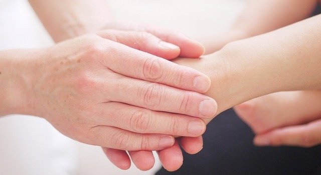 Kinesiologie Hände Hypnose